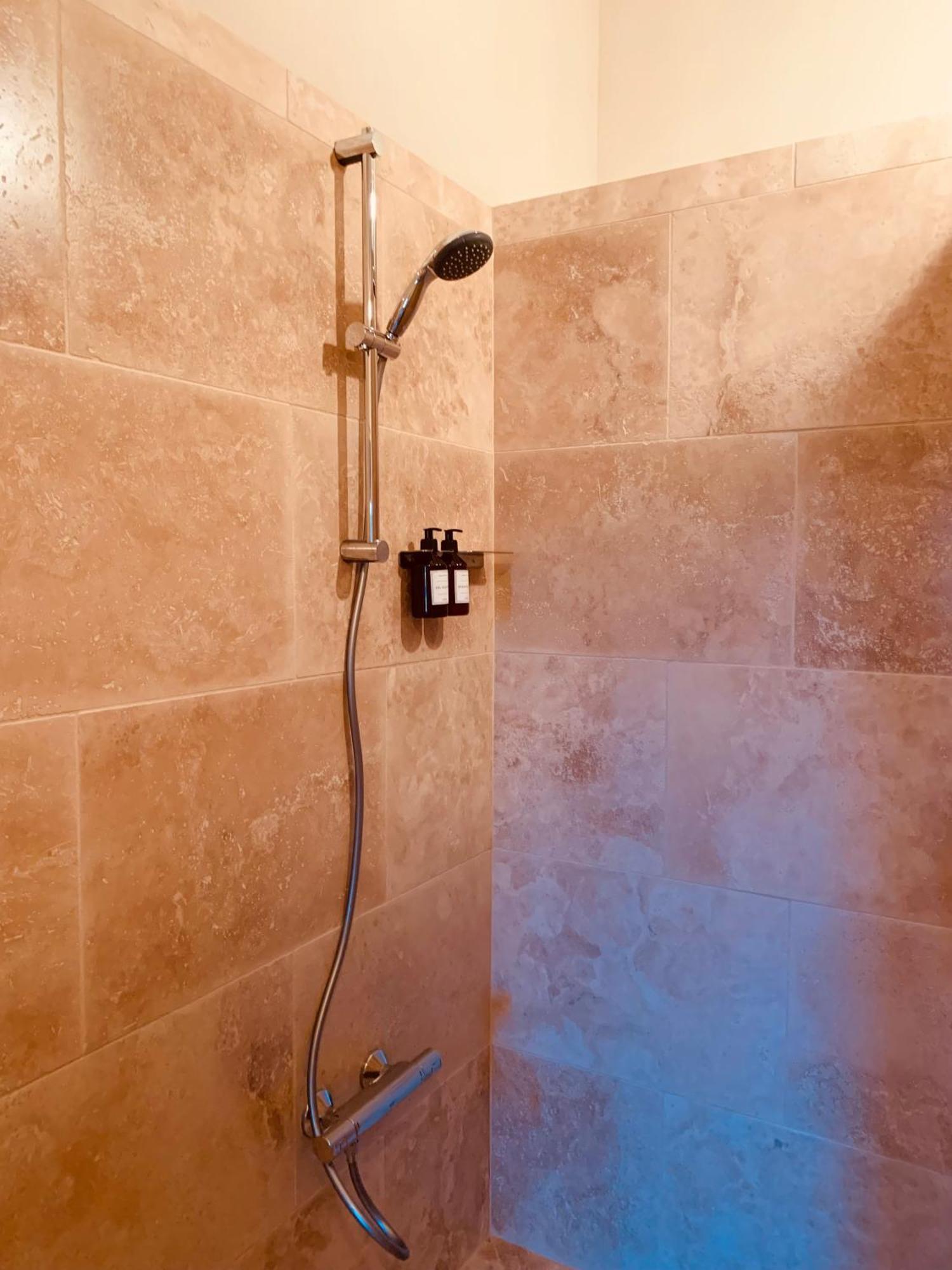 Bed and Breakfast Le Vieux Portail Saint-Saturnin-d'Apt Exterior foto